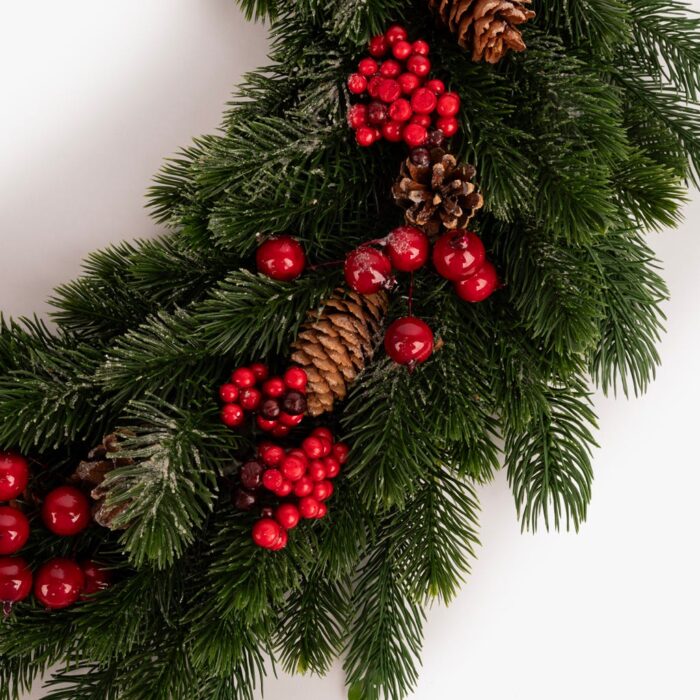 Couronne avec branches et baies rouges 55 cm COZY – Image 2