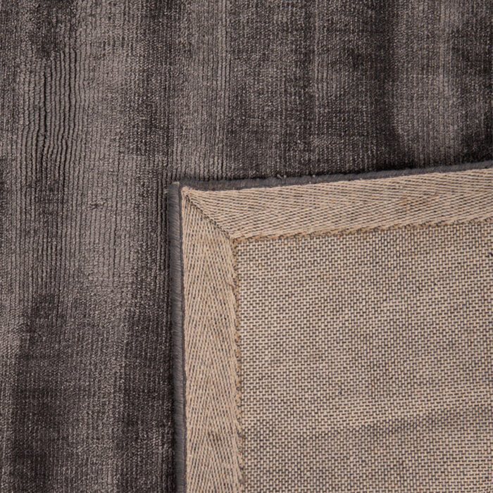 Tapete Tufado Viscose Cinza Escuro 70x110 MIRA - Image 3
