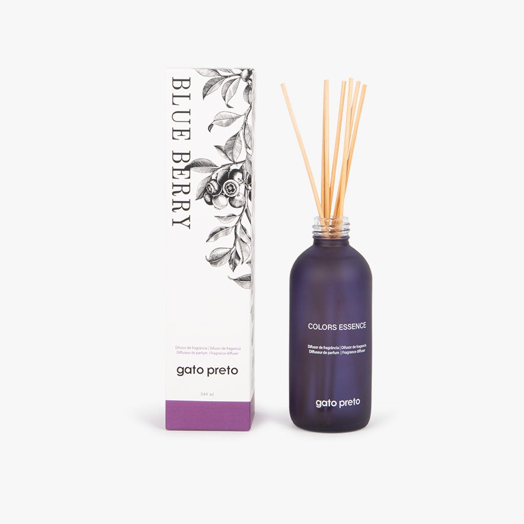 17688482_1.jpg Diffuseur de Parfum Myrtille 240ml COLORS ESSENCE – Image 1