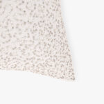 Housse de Coussin Velours avec Perles Grise NEW BRIGHT – Image 2